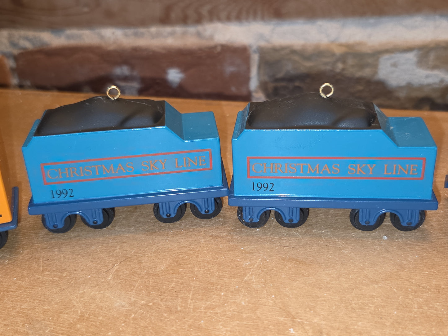 Vintage Hallmark Keepsake Ornaments Skyline Train Series Set of 4 Stock Train Car, Caboose and 2 Coal Cars cast metal 1992