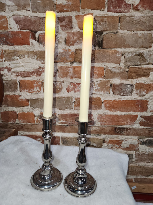 Vintage Gallery Originals Silver Candle Stick Holders with battery operated candles 1984 ss91