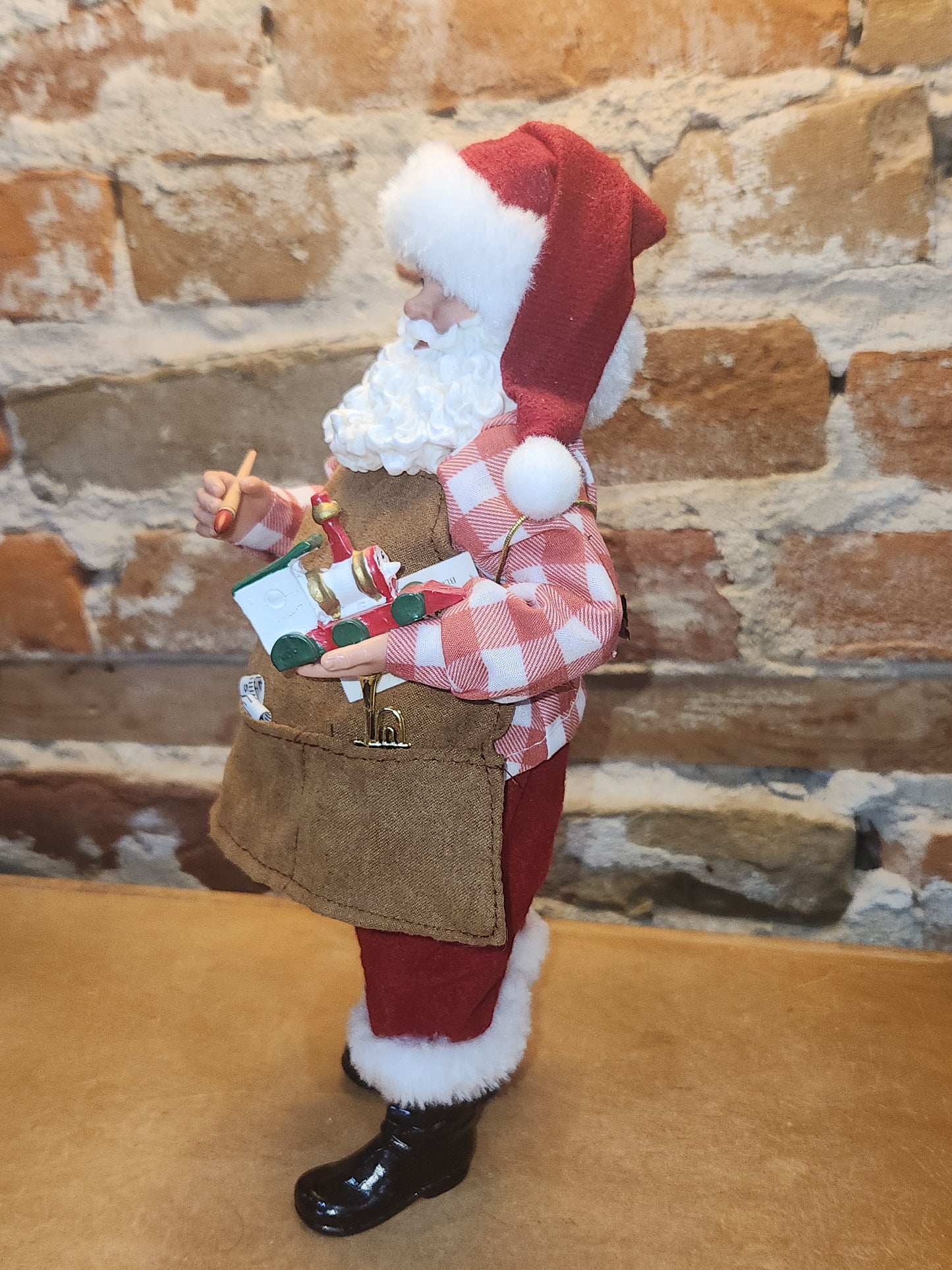 Roman Collectible Santa Making a Train at Santa's Workshop sf5