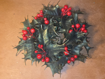 Vintage Christmas Candle Ring Centerpiece Plastic Greenery Holly Berries AS IS cr4