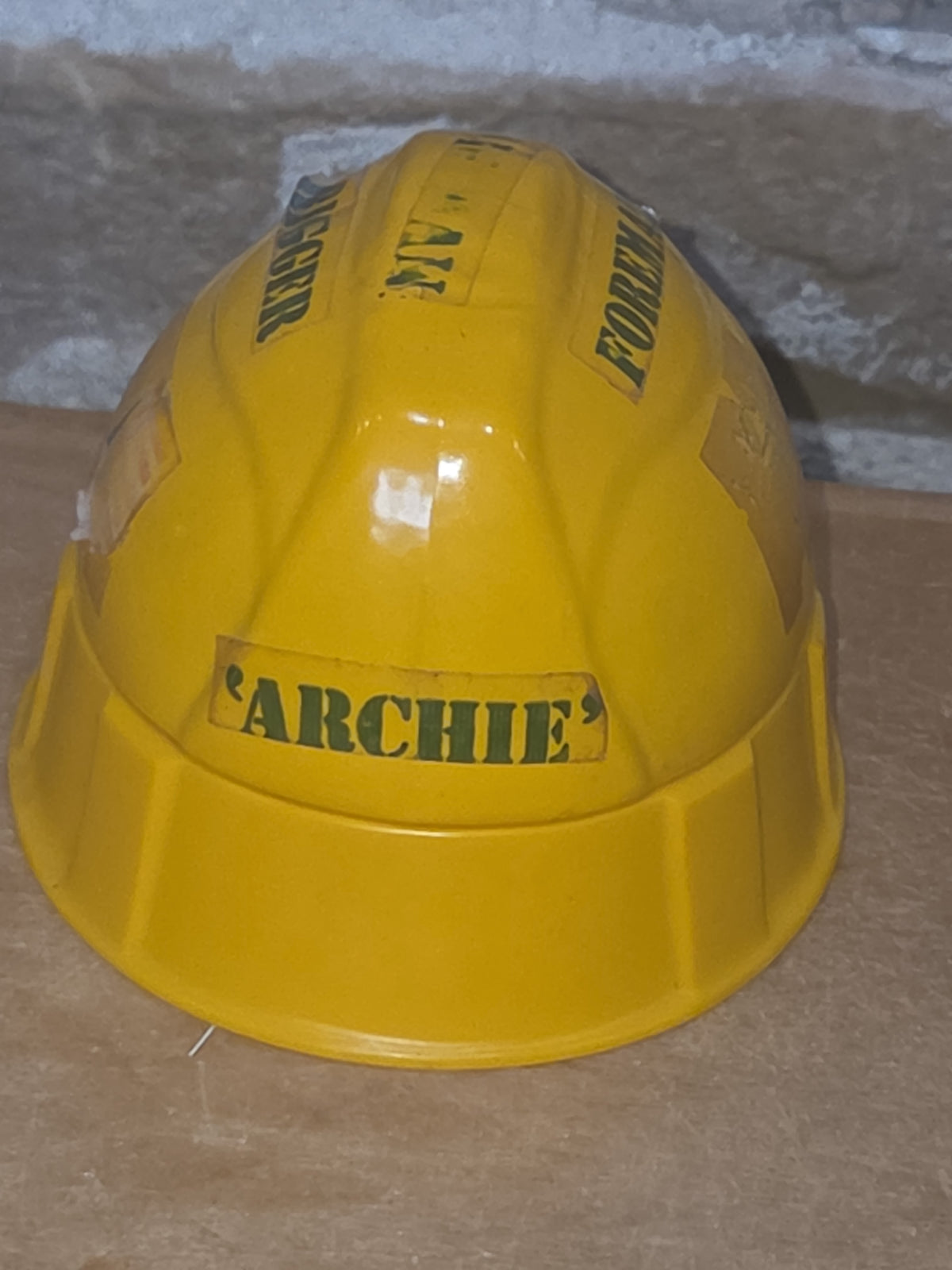 Vintage Avon After Shave Foreman Boss Hard Hat Bottle Everlast Archie EMPTY AS Is