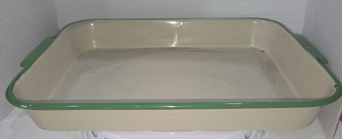 Vintage Enamel Baking Roasting Pan Rustic Primitive Cream with Green Trim en82