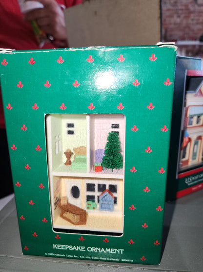 Vintage Hallmark Keepsake Ornament 1985 Old-Fashioned Toy Shop #2 Nostalgic Houses and Shops Series hh1985