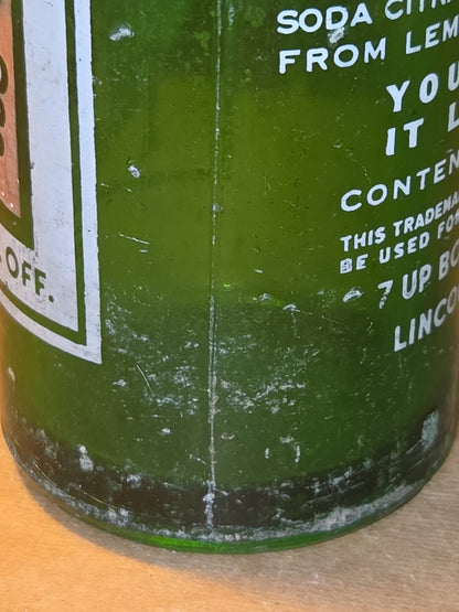 Vintage Soda Bottle 7-Up Bubbles & Swimsuit Lady Green Glass Lincoln vsb6l