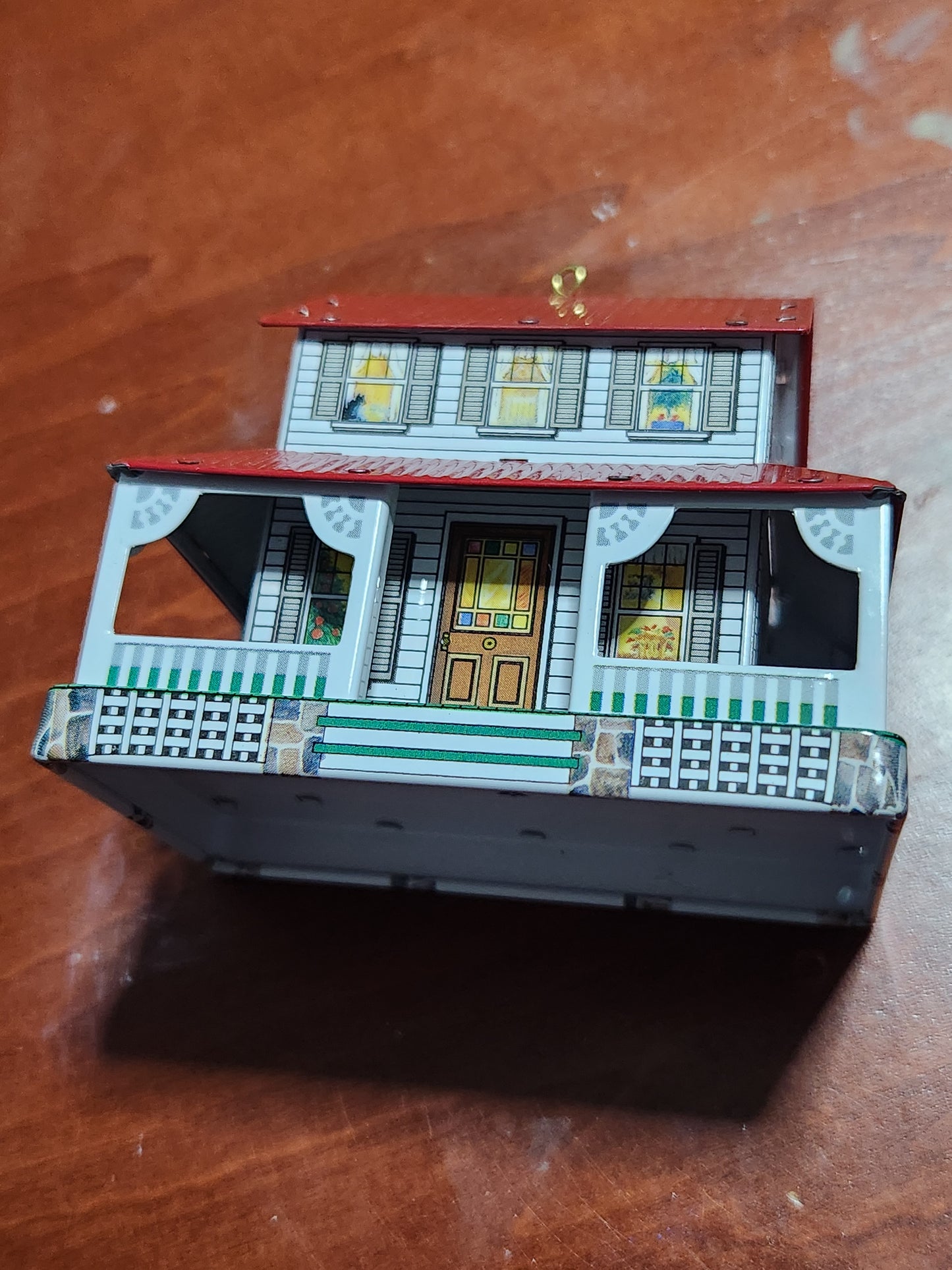 Hallmark 1999 Pressed Tin FARM HOUSE 1st in Town & Country Series t&c1