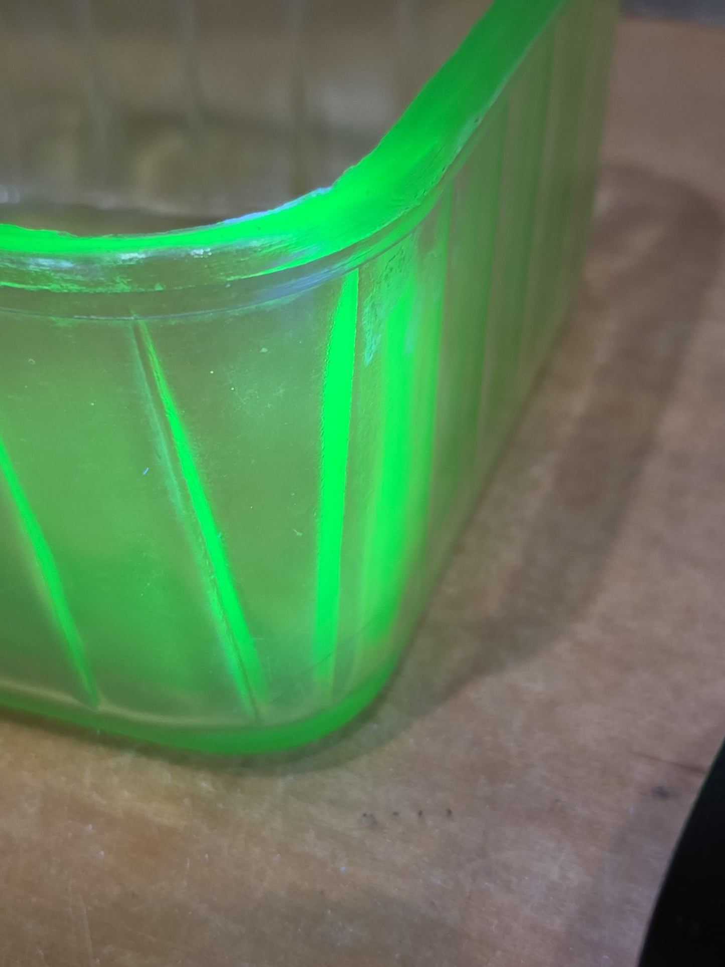 Vintage Uraniun Depression Glass Green Refrigerator Dish AS IS no lid flea bites ug86