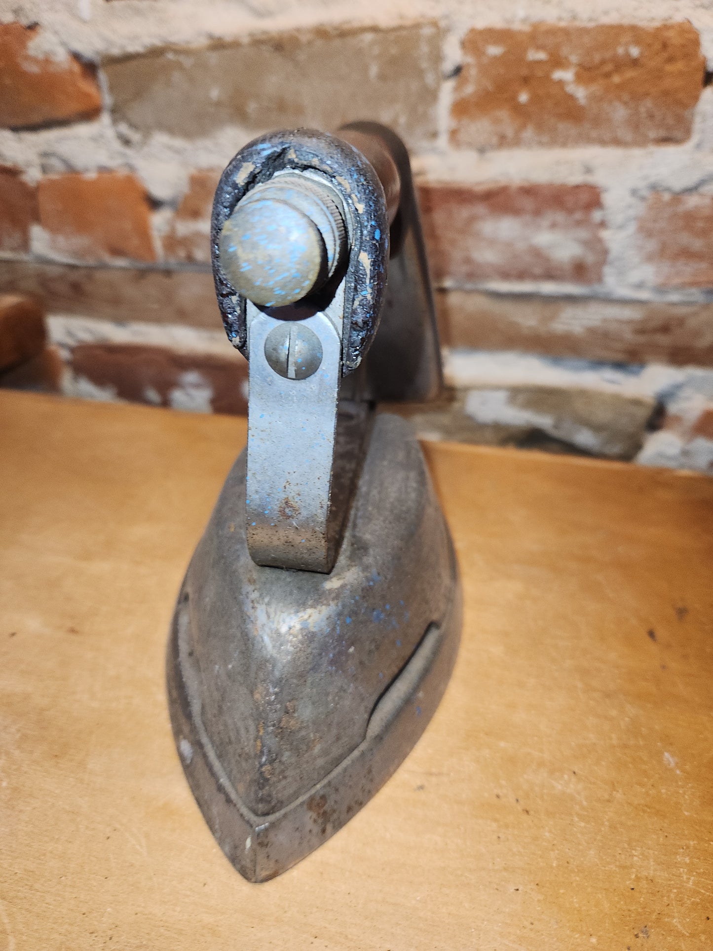 Vintage Gasoline Powered Montgomery Ward Quik Lightening Iron si4