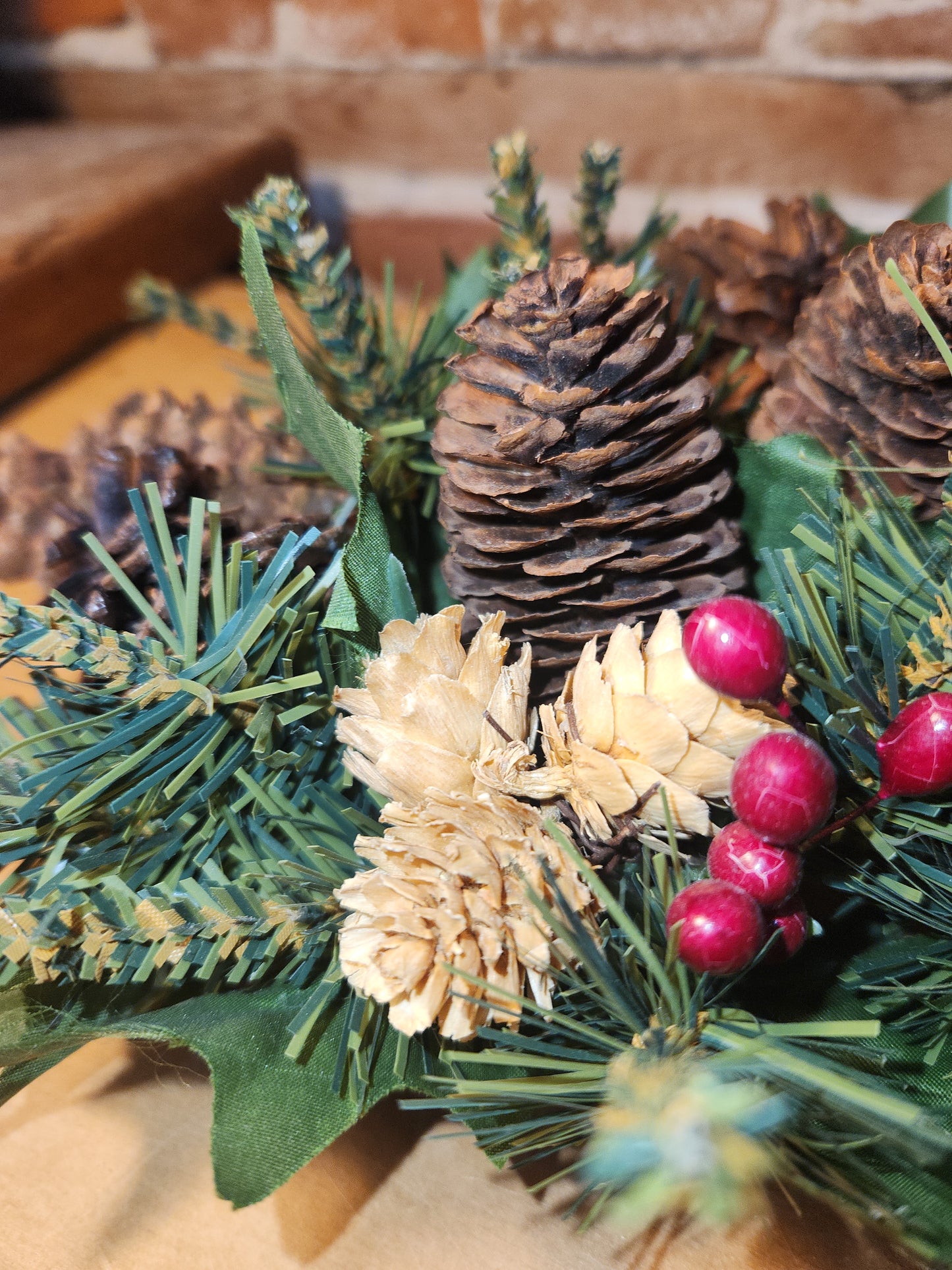 Vintage Christmas Candle Ring Centerpiece Pinecone Berry Evergreen Hobby Lobby cr1