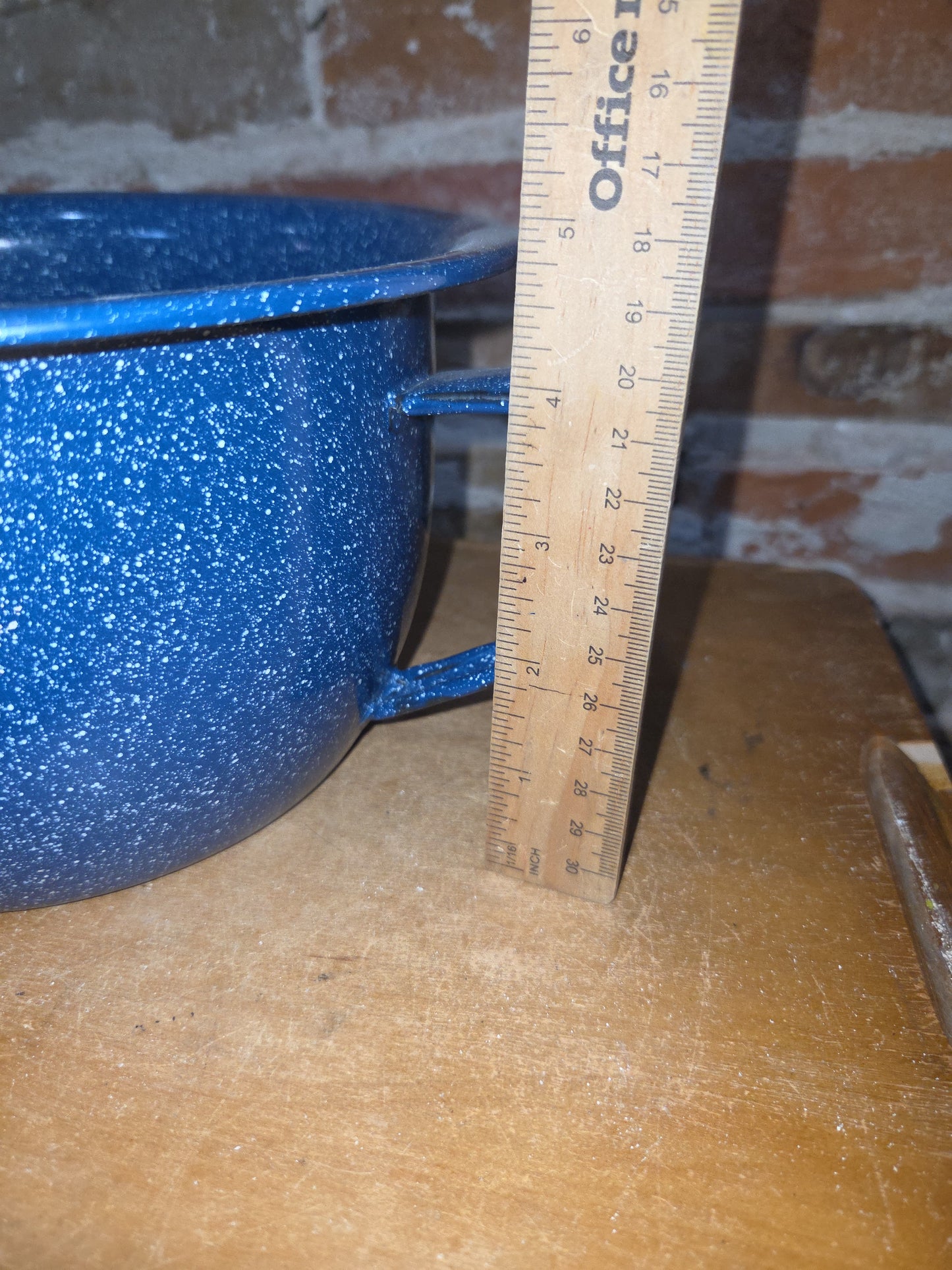 Blue-Speckled Enamelware Chamber Pot NOT VINTAGE ew453