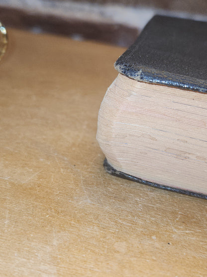 Vintage Hardcover Holy Bible Red Letter Edition Concordance King James Version World Publishing Bible vb09