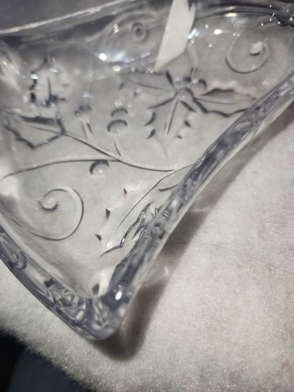 Mikasa Celebrations Season's Holly Clear Collection Bell Dish mik7