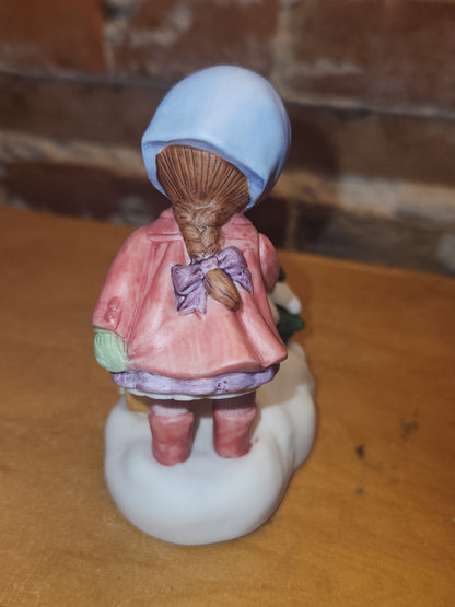 Vintage Avon We Wish You A Merry Christmas Musical Porcelain Figurine 1986 av70
