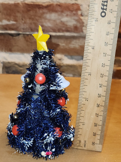 Vintage Bottle Brush Tree from 1950's Made in Japan Winking Merry Lite. Bulbs Glow UV light AS IS no lights no base bbt4