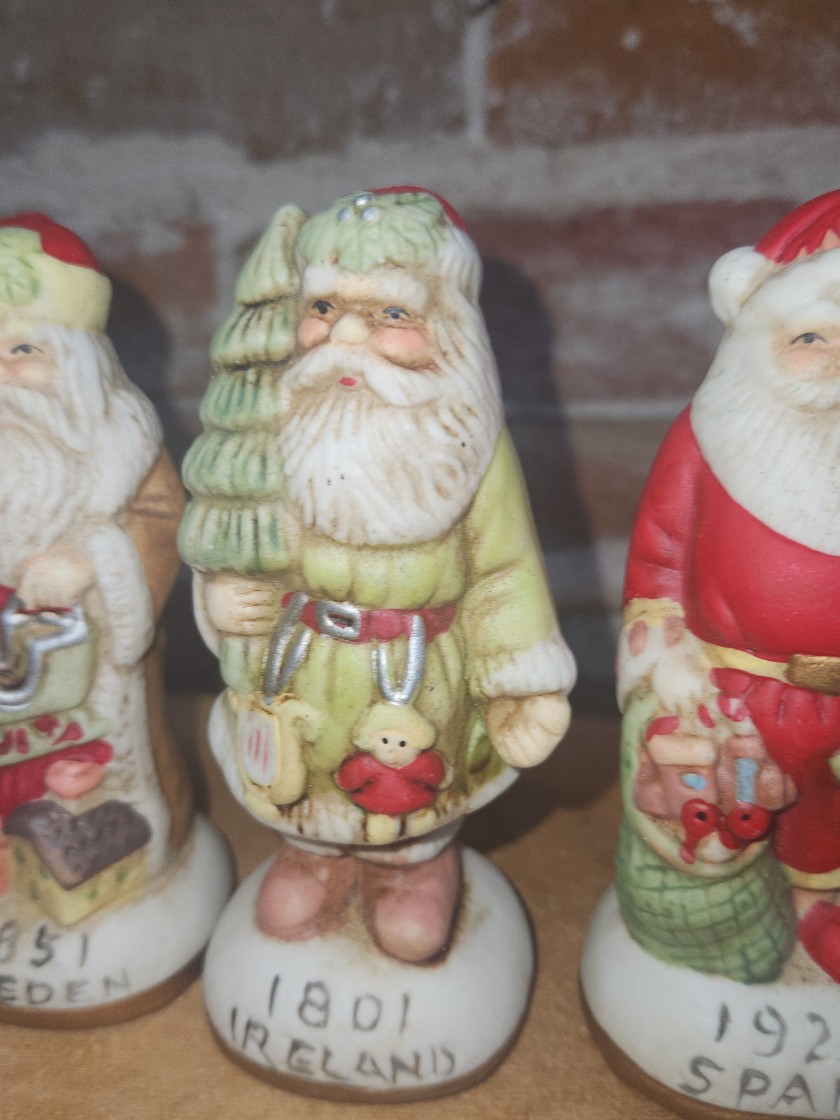 Vintage Ceramic Santas Set of 4 AS IS