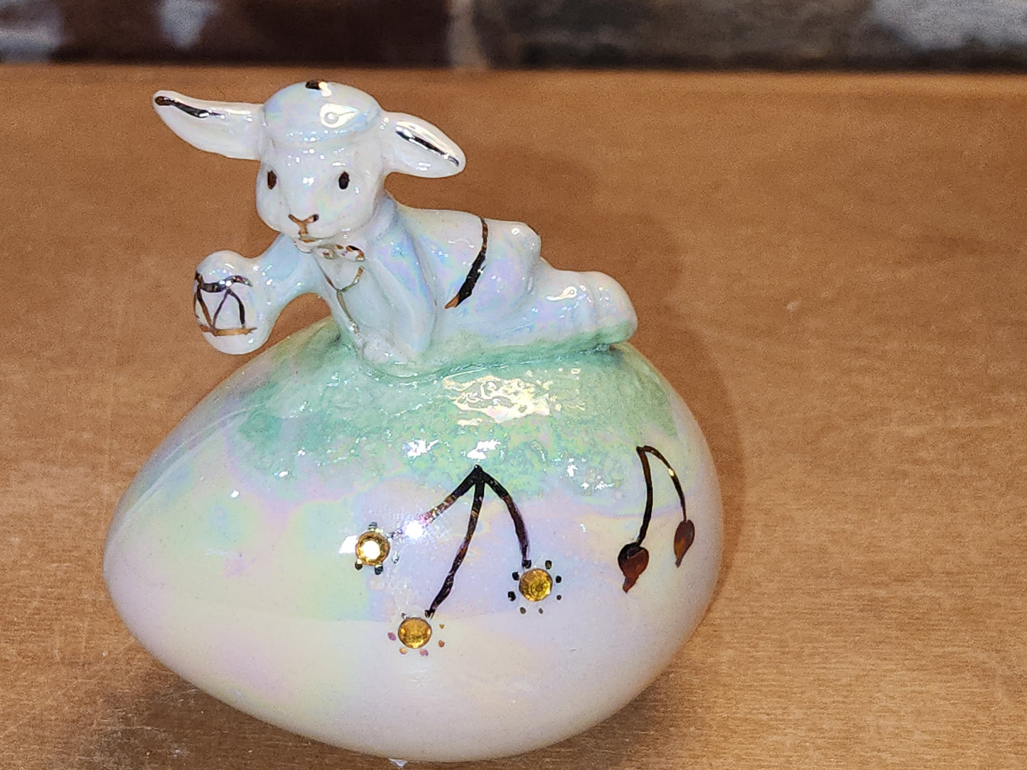 Vintage Porcelain Egg with 3D Lamb Egg Gold Accents. Eg8