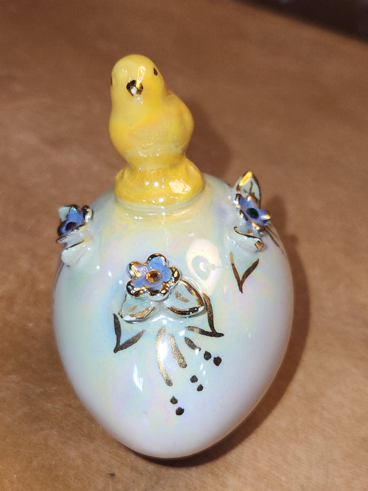 Vintage Porcelain Egg with 3D Chick Flowers and Leaves Gold Accents. Eg10