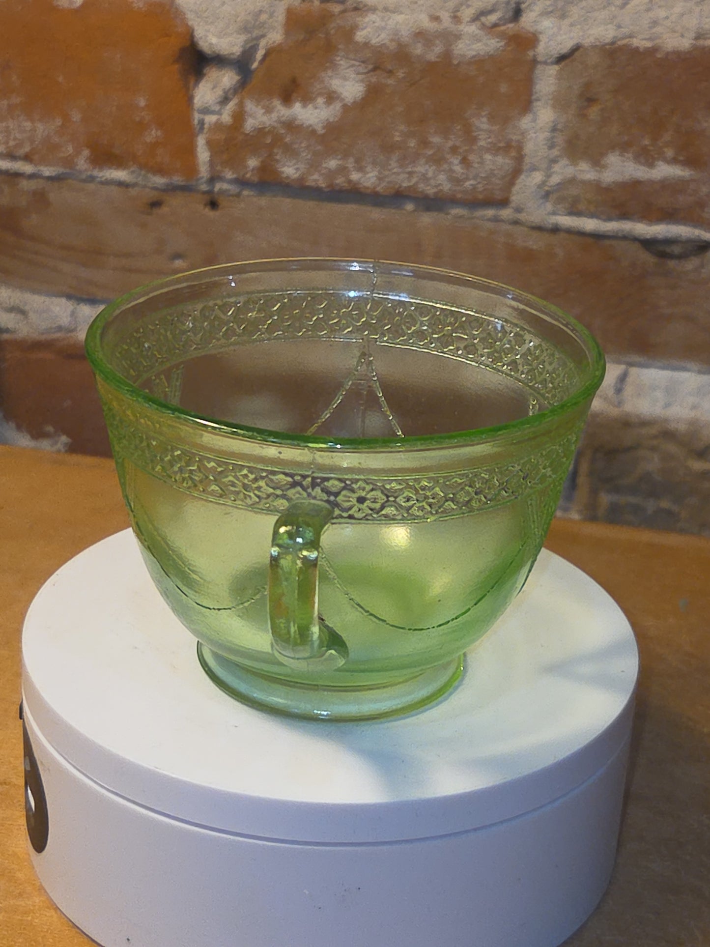 Vintage Uranium Green Depression Glass Tea Cup Love Birds Vaseline AS IS Chips dg76