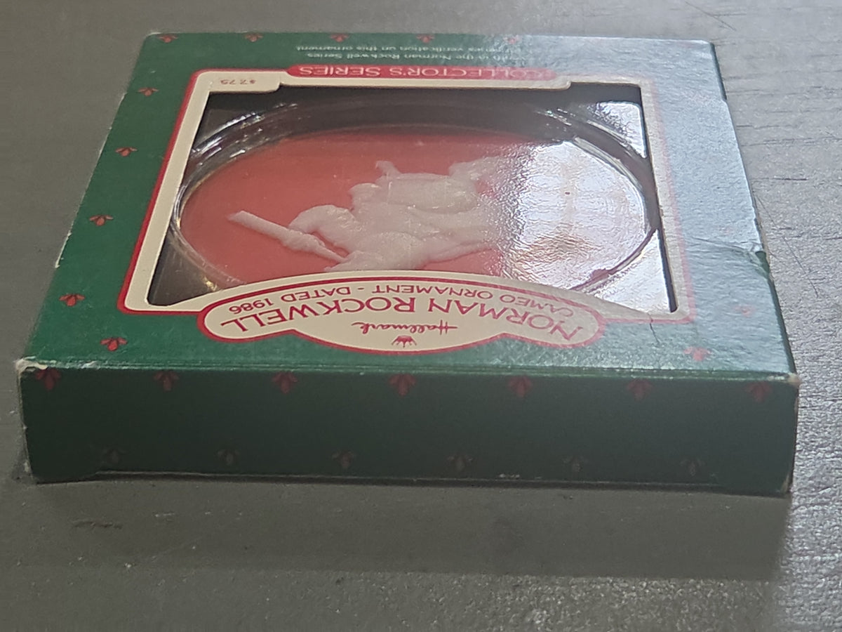 Vintage Hallmark Keepsake Norman Rockwell Cameo Ornament 7th in Series 1986