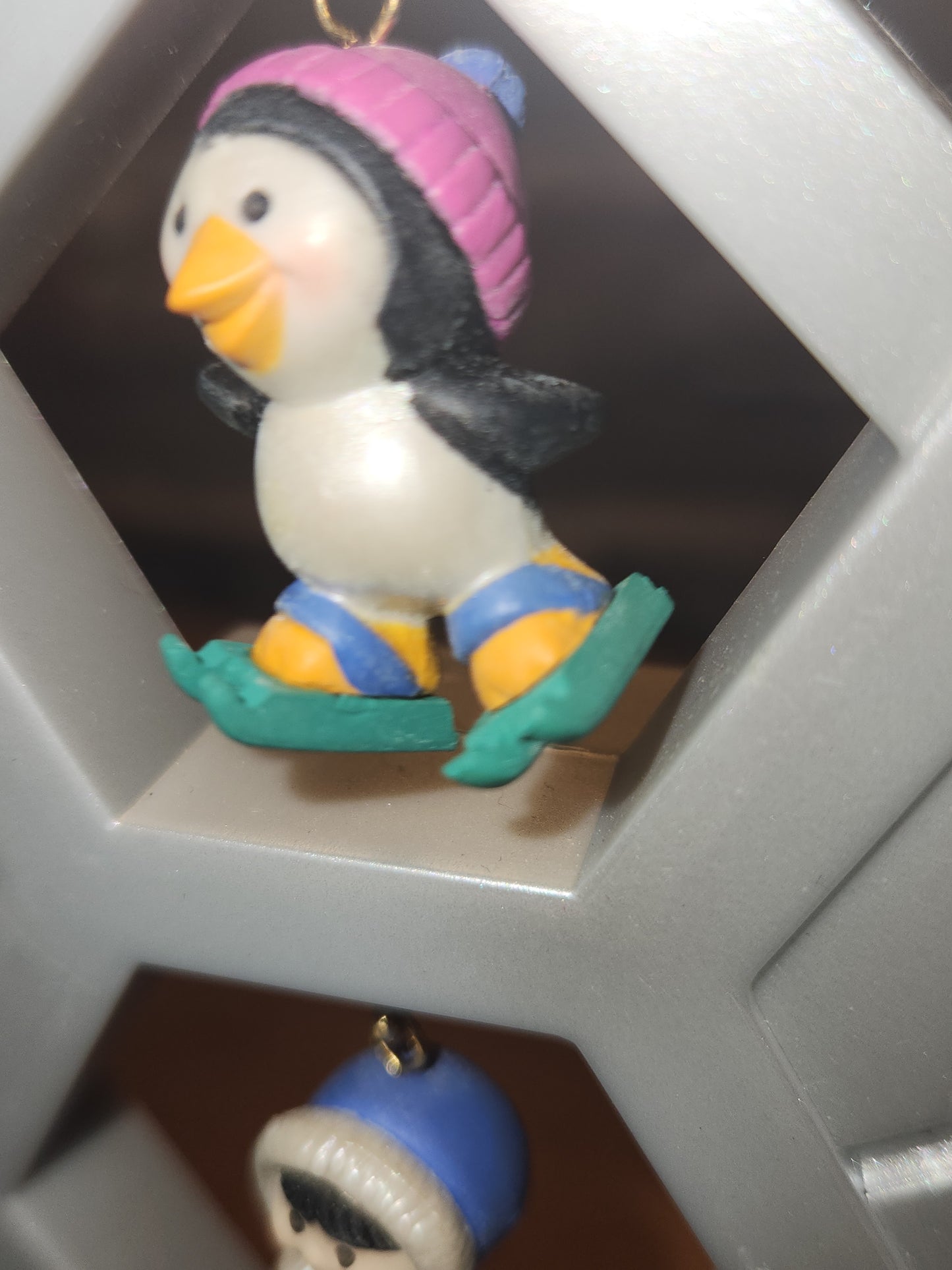 Vintage Avon Wee Winter Friends Display Stand Along With Set Of Four Wee Winter Friends Penguine, Seal, Polar Bear, Eskimo NO BOX ww67 CLEARANCE