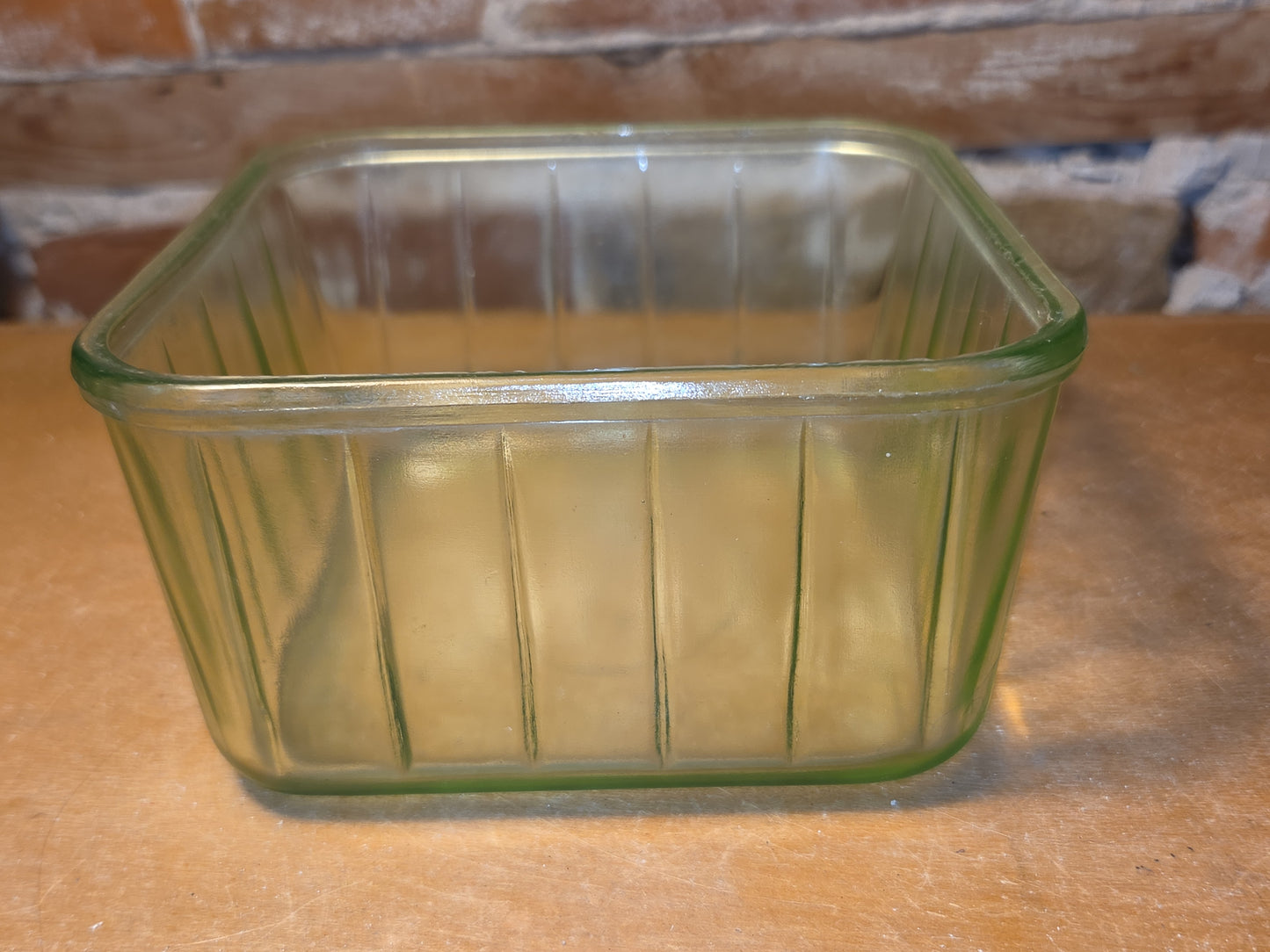 Vintage Uraniun Depression Glass Green Refrigerator Dish AS IS no lid flea bites ug86