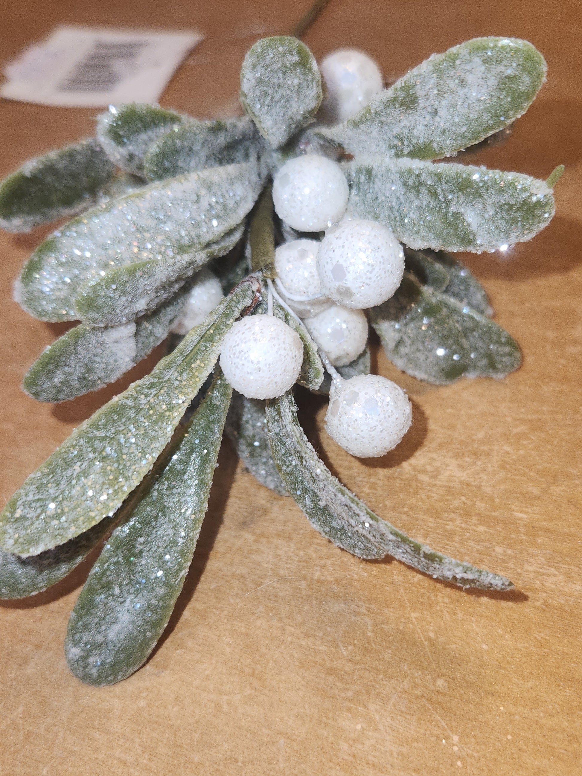 Glittered Mistletoe Ornament mo3