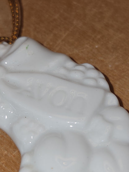 Vintage Avon Christmas Ceramic Wreath Ornament 1980