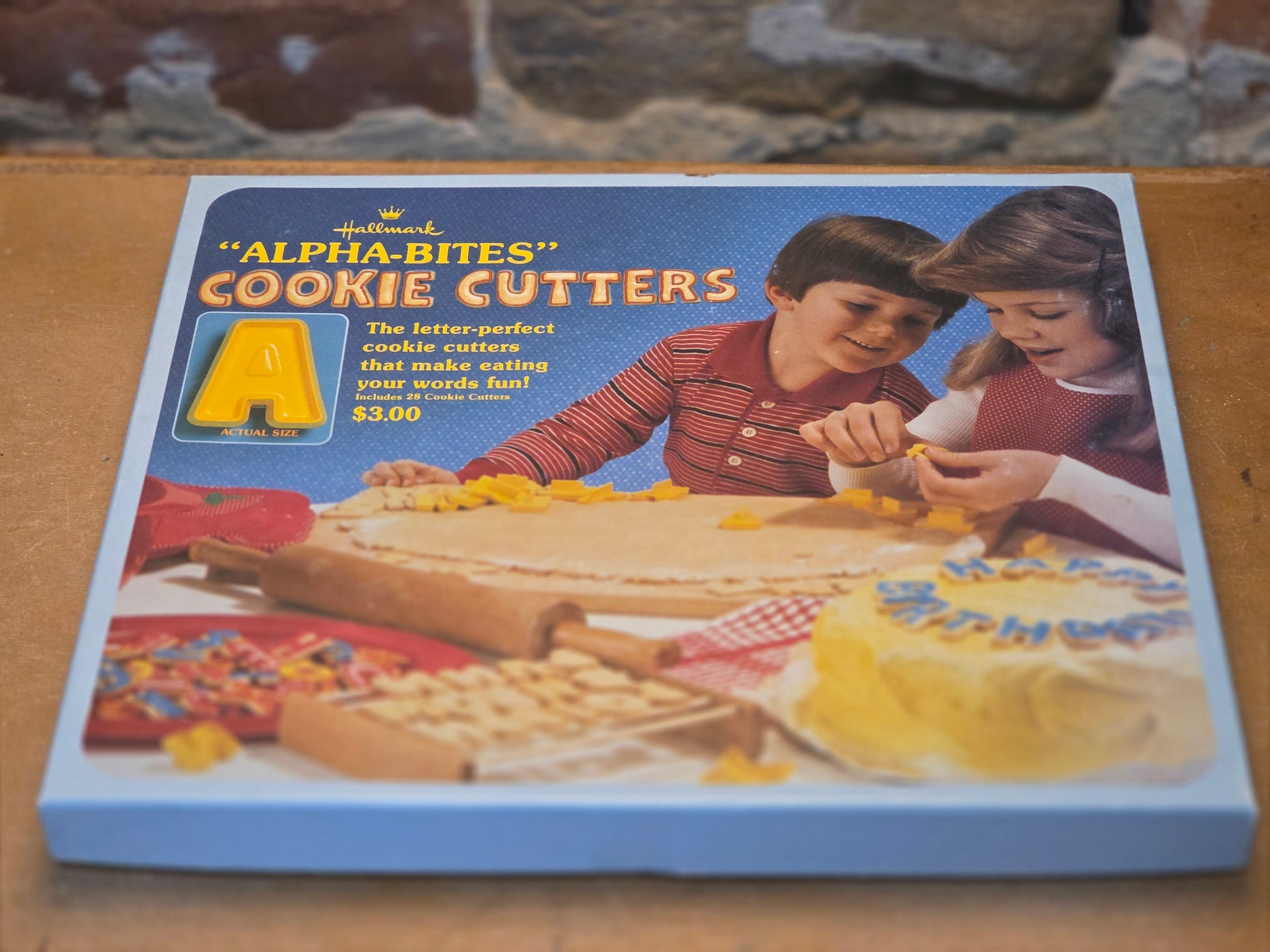 Vintage Collectible Cookie Cutter Hallmark Alpha-bites c6