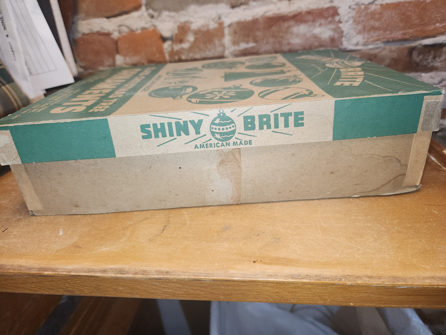Vintage Shiny Brite 2 1/2" Red Ornaments in Box. Incomplete set. AS IS bo81