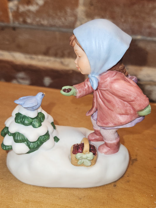 Vintage Avon We Wish You A Merry Christmas Musical Porcelain Figurine 1986 av70