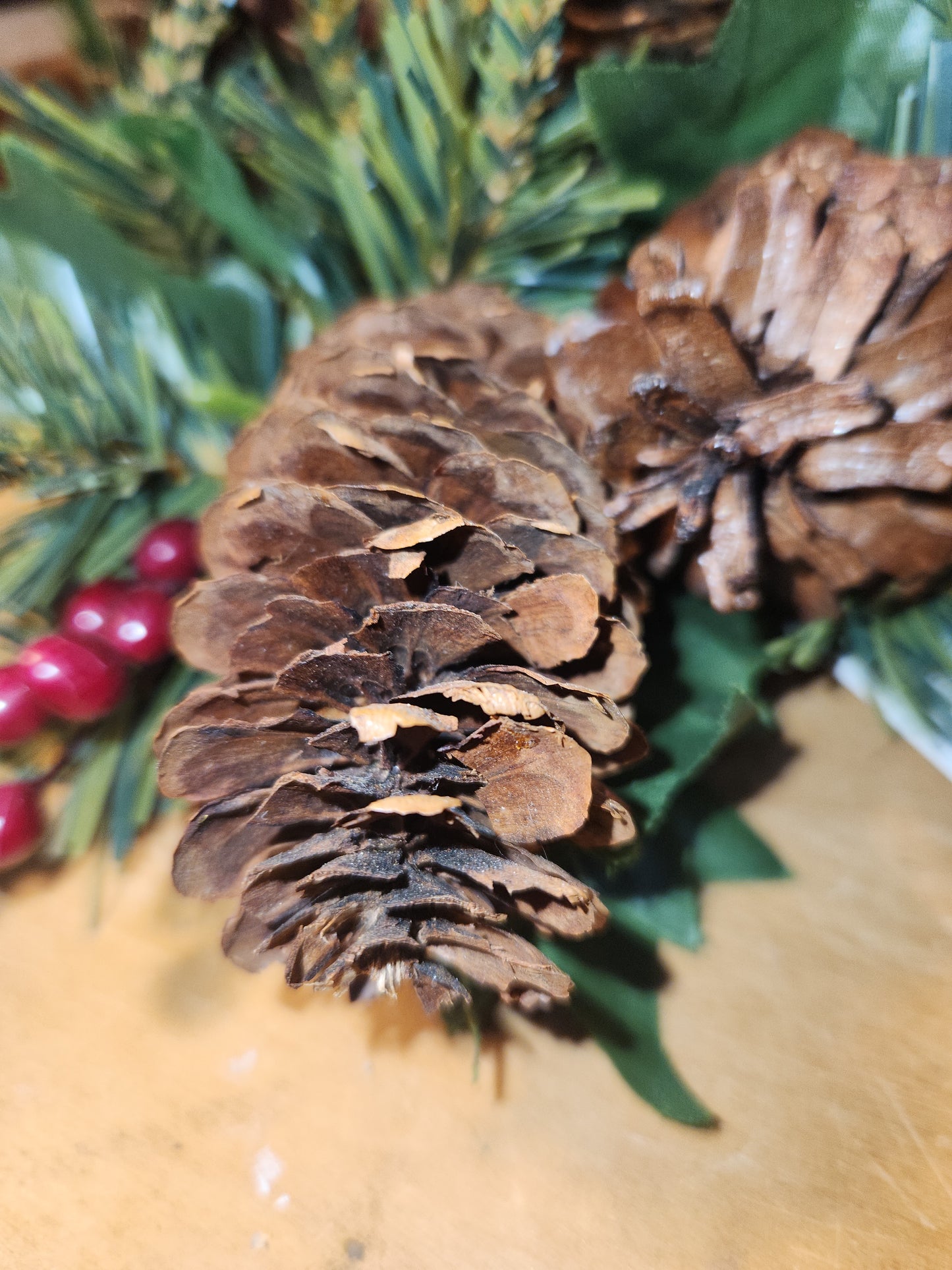 Vintage Christmas Candle Ring Centerpiece Pinecone Berry Evergreen Hobby Lobby cr1