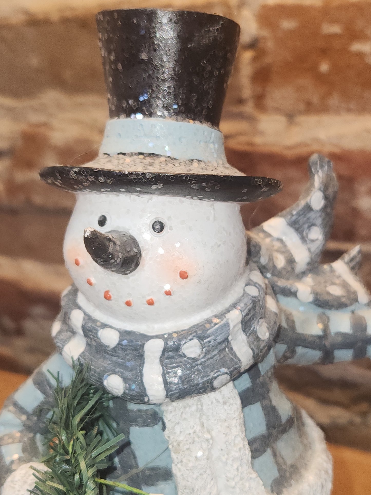 Resin Skating Snowman Blue White with Tree sm08