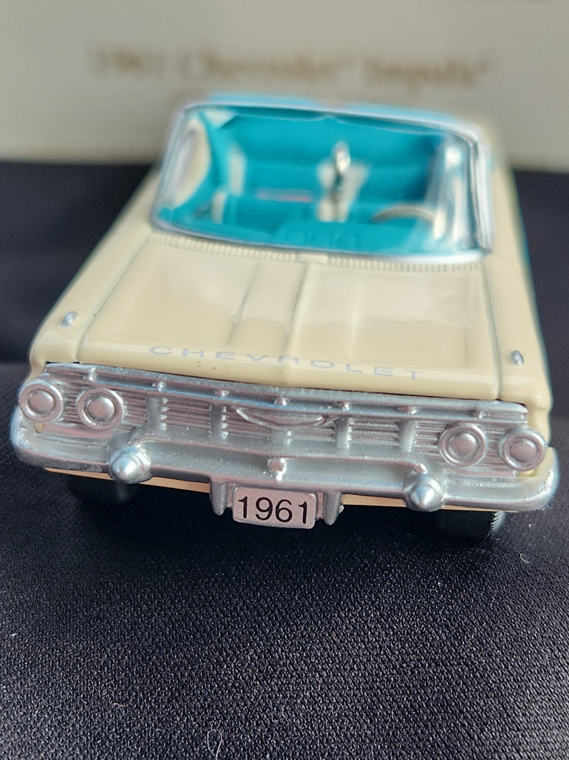 Vintage Hallmark Keepsake Ornament 1961 Chevrolet Impala GM Convertible Die Cast Metal 2006