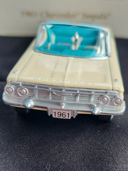 Vintage Hallmark Keepsake Ornament 1961 Chevrolet Impala GM Convertible Die Cast Metal 2006