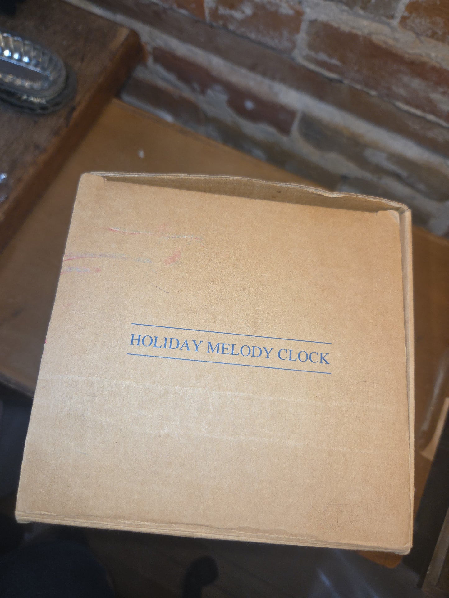 Vintage Avon Holiday Melody Clock in Box Works