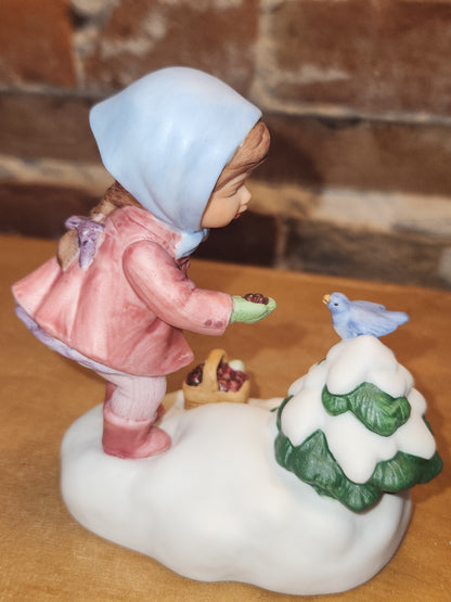 Vintage Avon We Wish You A Merry Christmas Musical Porcelain Figurine 1986 av70