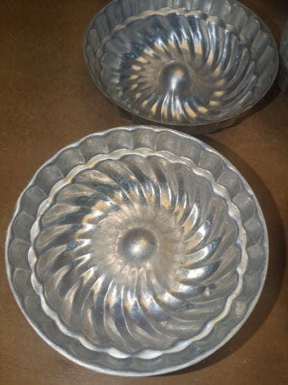 Vintage Mini Bundt Pans Jello Molds Aluminum Tart Tins, Cake Molds 3 3/4" Diameter alu03