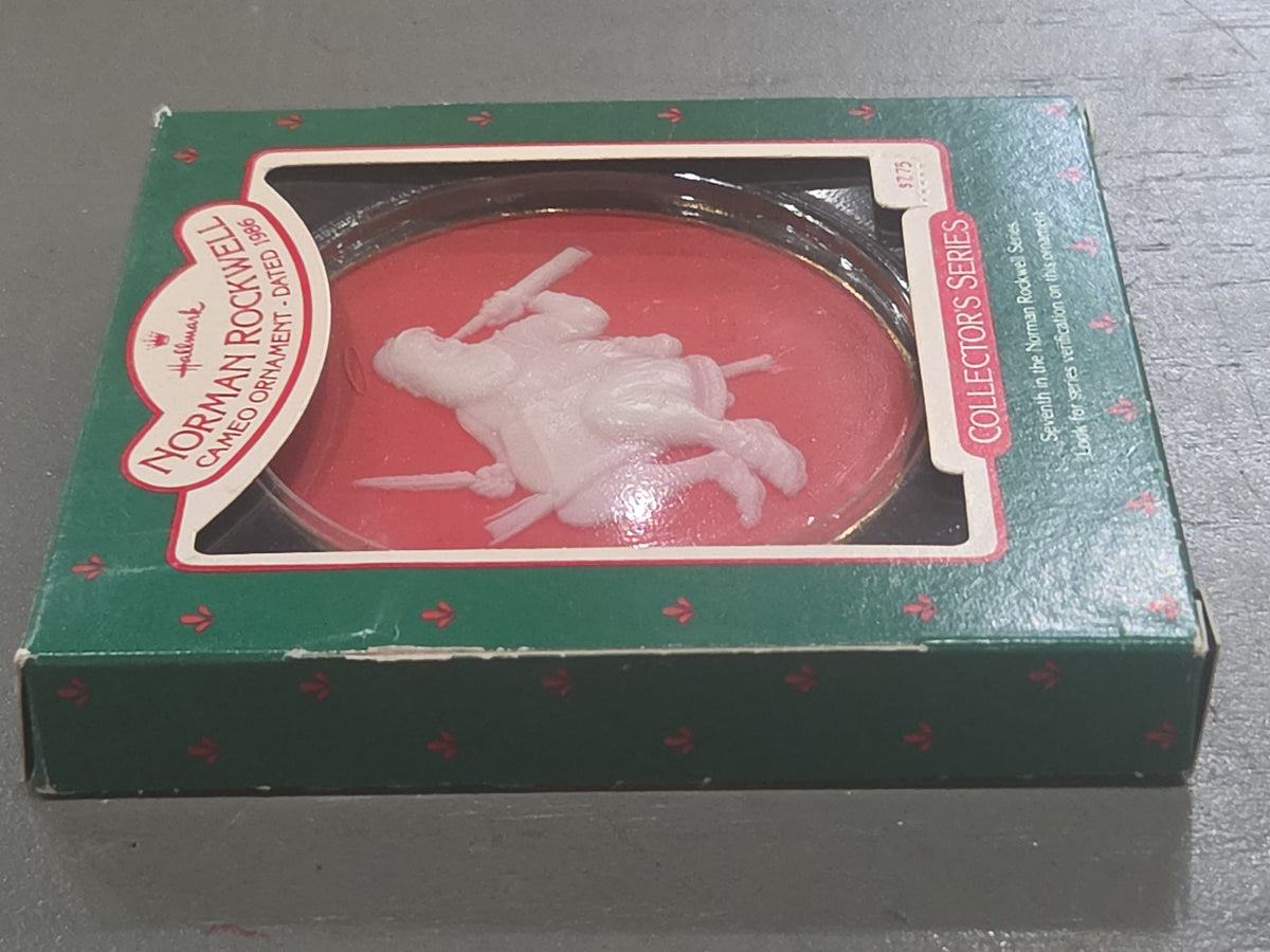 Vintage Hallmark Keepsake Norman Rockwell Cameo Ornament 7th in Series 1986