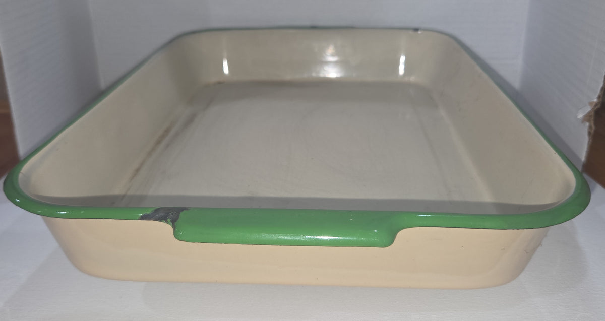 Vintage Enamel Baking Roasting Pan Rustic Primitive Cream with Green Trim en82
