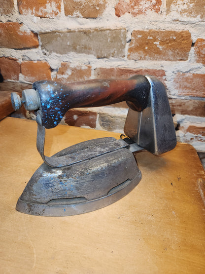Vintage Gasoline Powered Montgomery Ward Quik Lightening Iron si4