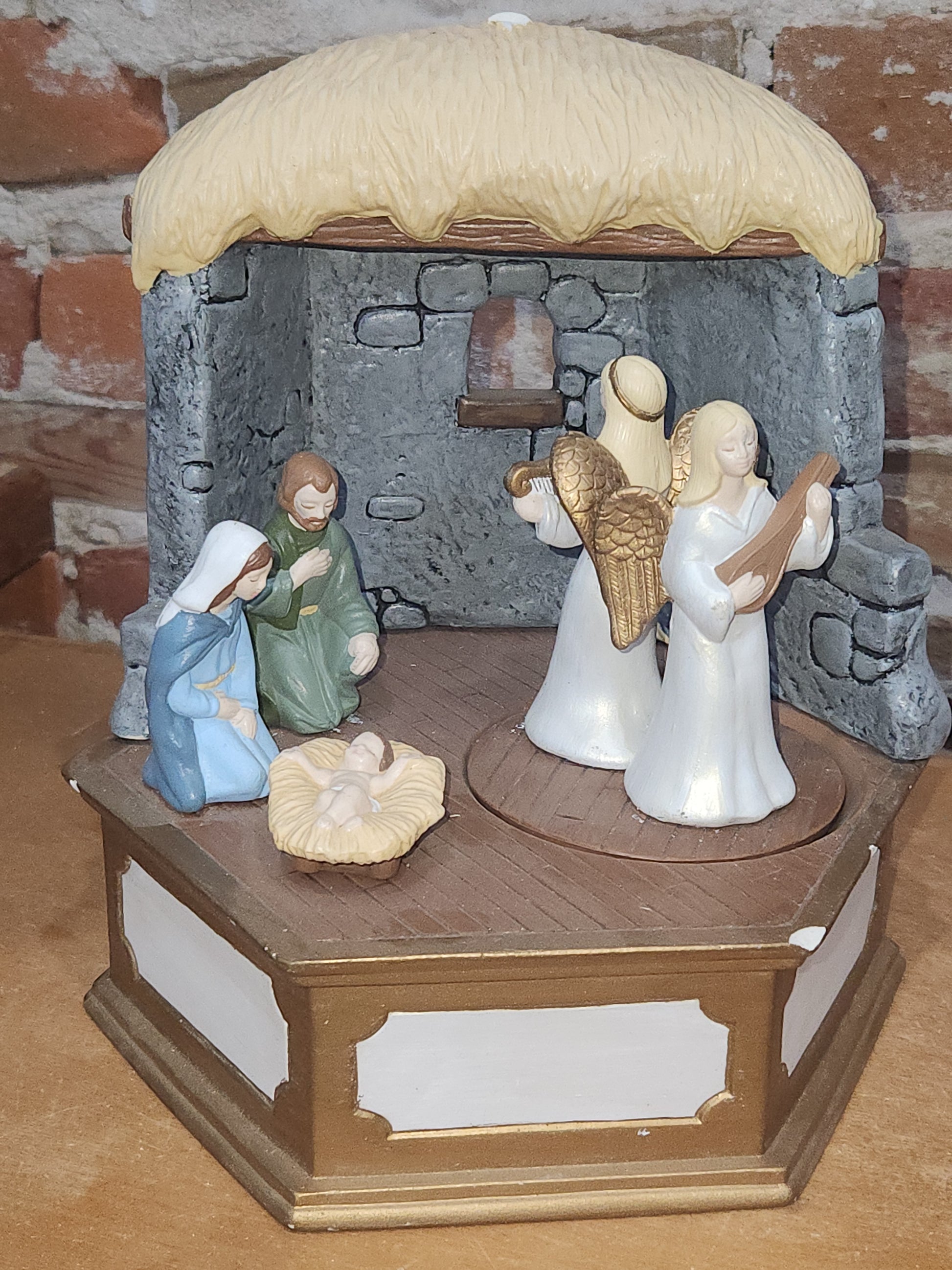 Vintage Ceramic Nativity Made From Scioto Mold AS IS Music Box Does Not Work