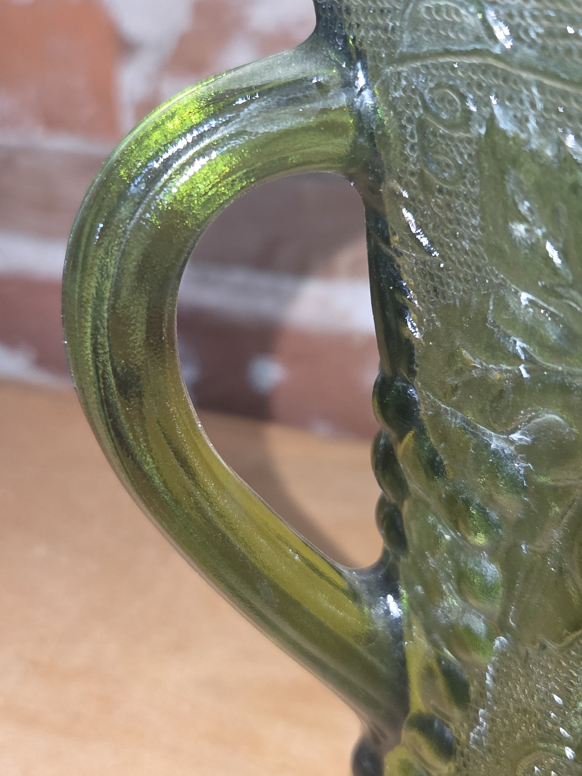 Vintage Anchor Hocking Green Glass Pitcher Embossed Grapes & Vine Leaves vp7