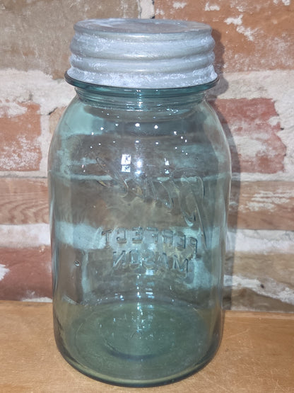 00235 Vintage Quart Jar Ball Perfect Mason Cornflowet Blue Glass Ball Zinc Lid jar099