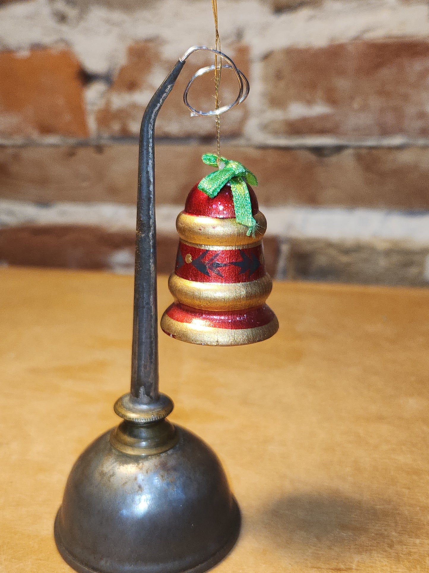Vintage Metal Small Oil Can oc76