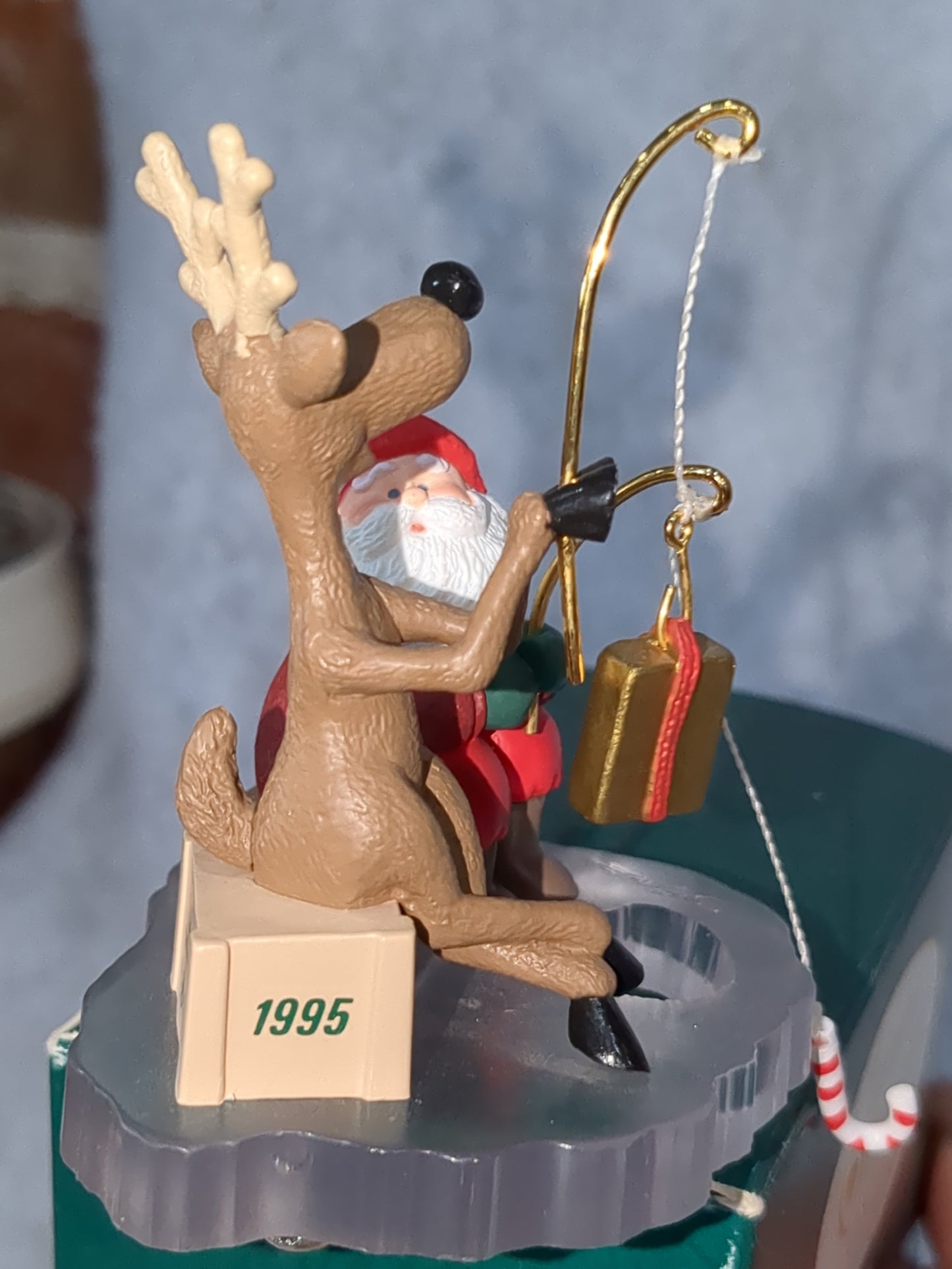 Hallmark Keepsake Ornament Collector's Club 1995 Membership Ornament Fishing for Fun ho48