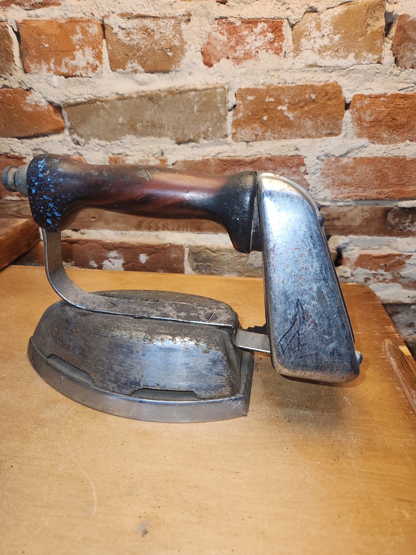 Vintage Gasoline Powered Montgomery Ward Quik Lightening Iron si4