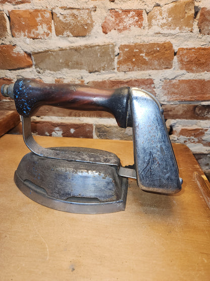 Vintage Gasoline Powered Montgomery Ward Quik Lightening Iron si4