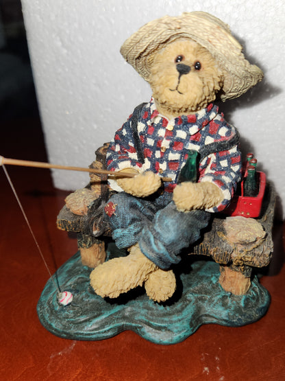 Boyds Bear Coca-Cola Jimmie .... favorite Pastimes figurine Exclusive to Cracker Barrel Cc231b