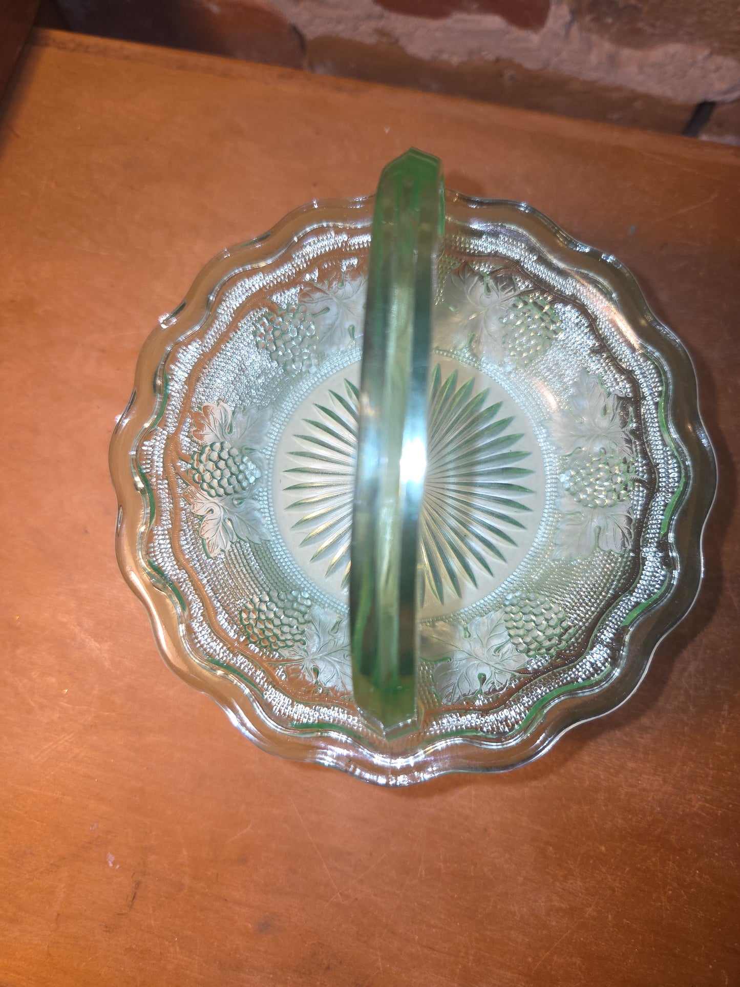 Vintage Westmoreland Uranium Glass Basket Candy Dish Grapes Vaseline Glows ug61