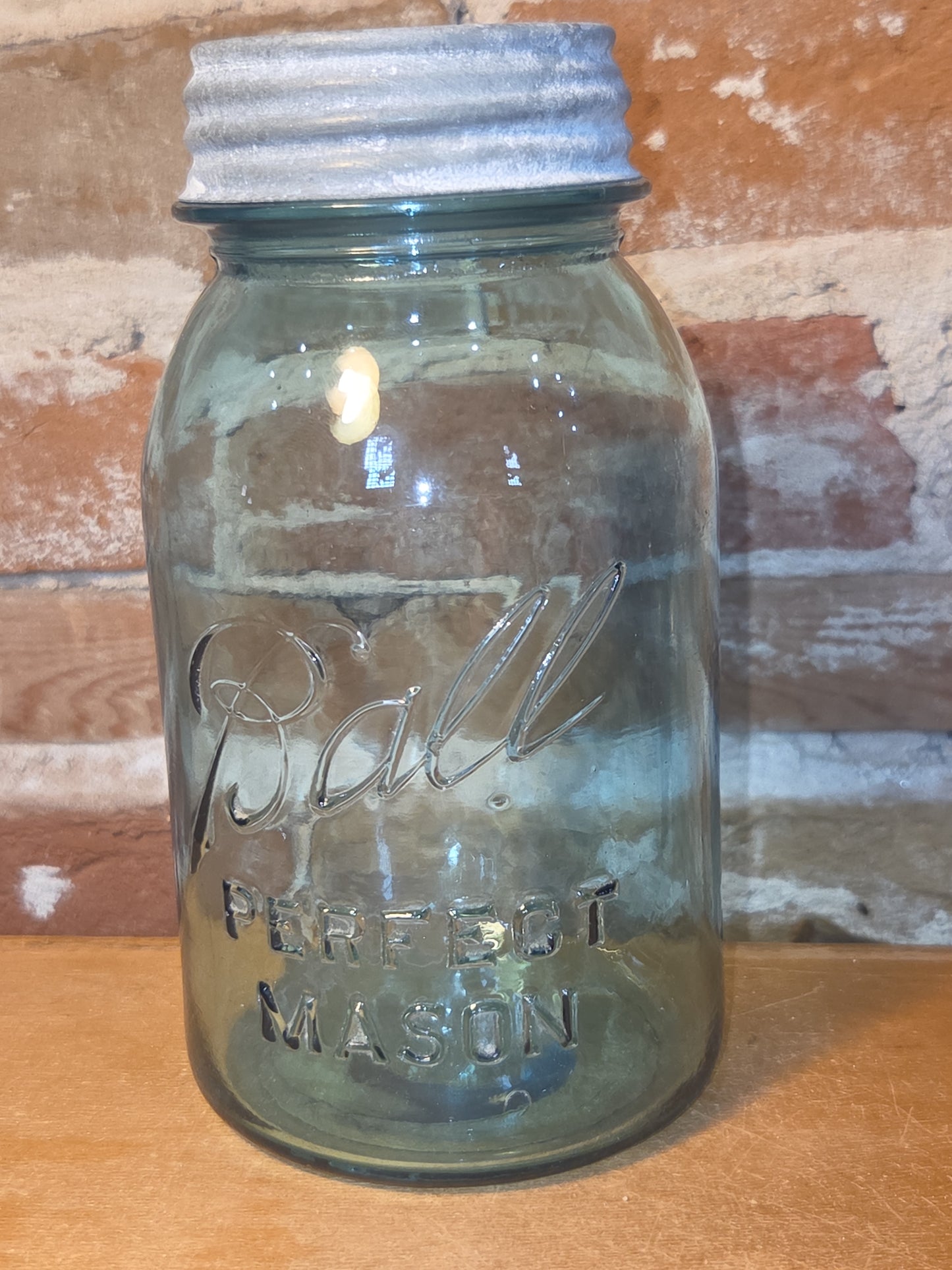 00235 Vintage Quart Jar Ball Perfect Mason Cornflowet Blue Glass Ball Zinc Lid jar099