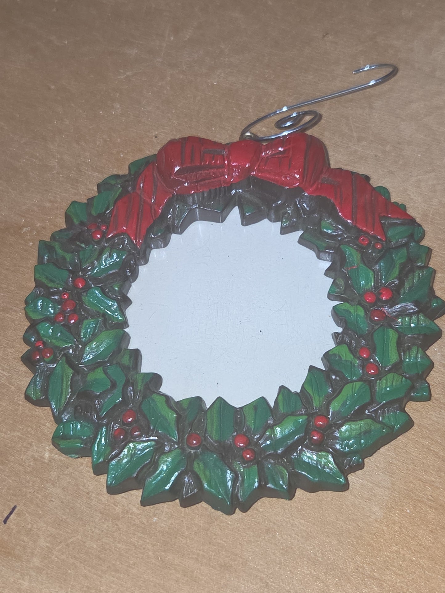 Vintage Avon Ornament Captured Moments Picture Frame Christmas Wreath 1984 NO BOX